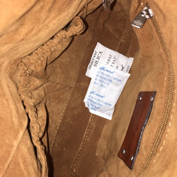 Patricia Nash NWT folding clutch. Comes with gift